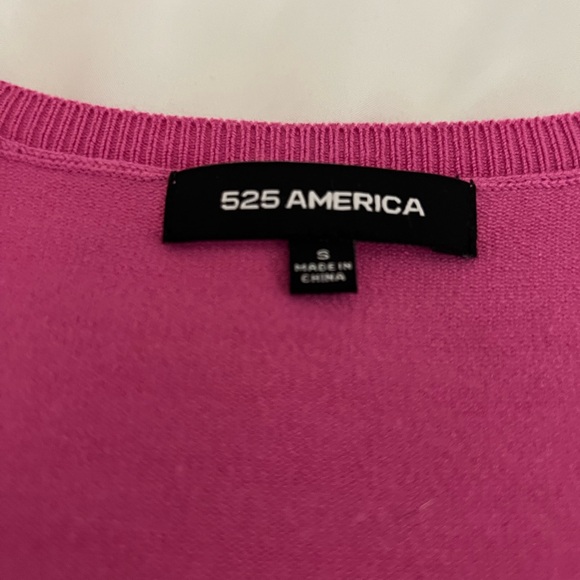 Gorgeous dressy light knit scoop neck with ruffle detail on sleeves - Picture 3 of 7